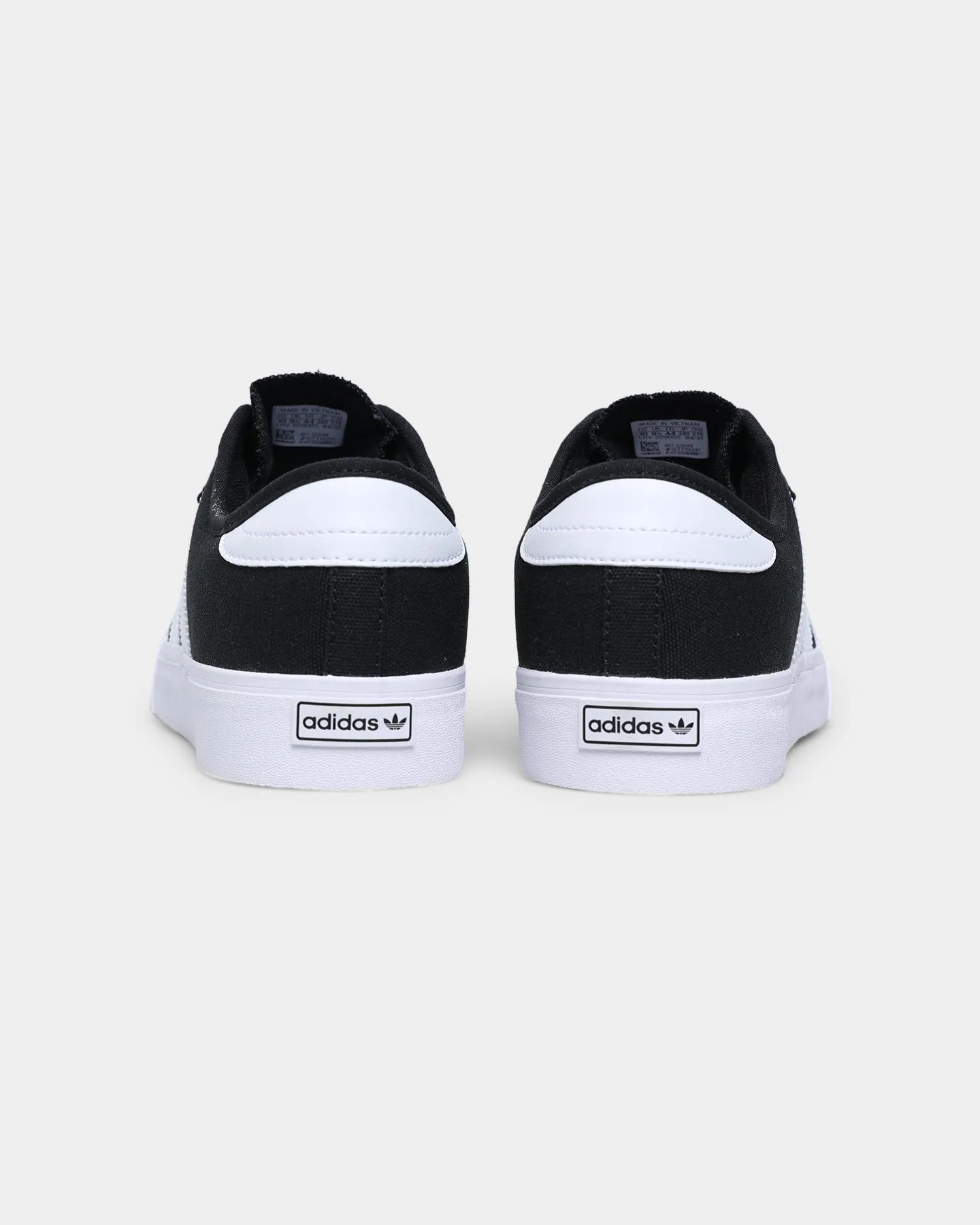 Adidas Seeley XT Core Black/Cloud White/Cloud White